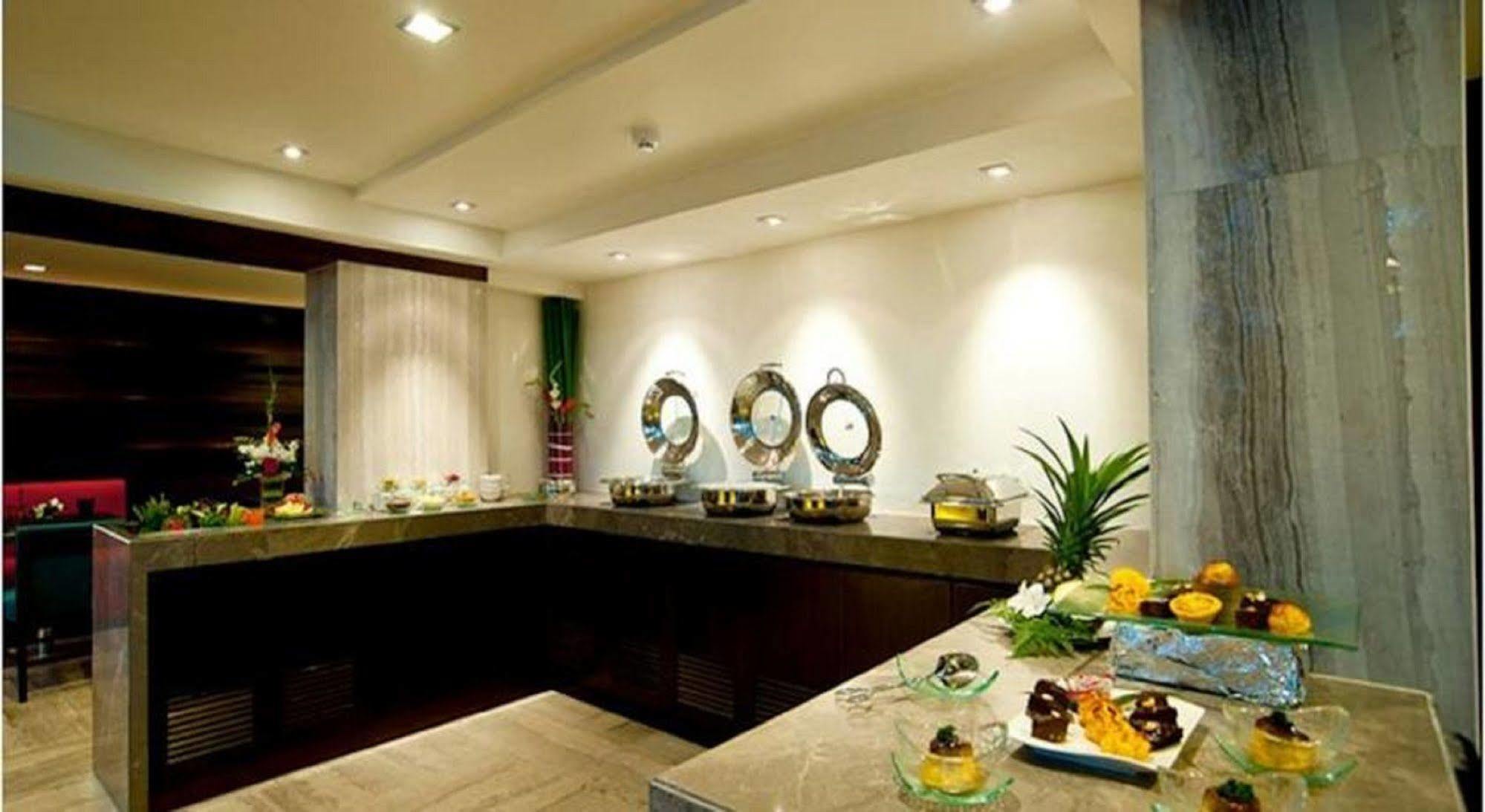 Fx Hotel Metrolink Makkasan Bangkok Buitenkant foto